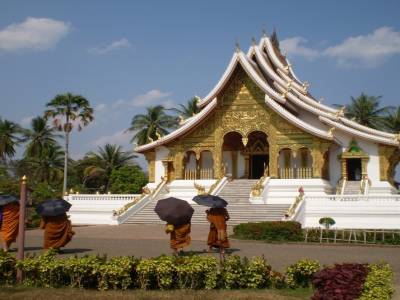 Les monks visitent le temple