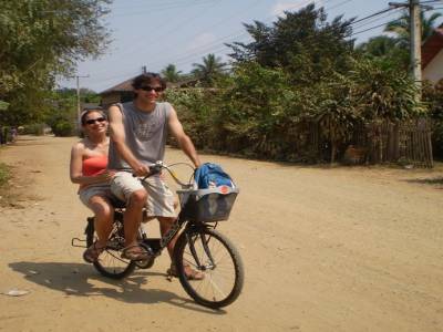 Martin et Anne Sophie, balade dans les villages
