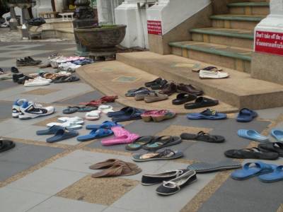 On enleve ses chaussures avant de rentrer dans un temple
