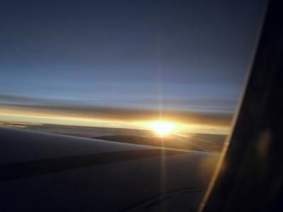 lever de soleil sur l'australie a 100.000 metres d'altitude
