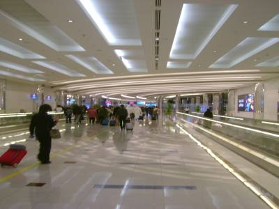 Aéroport de Dubai, le 16 mars 2011