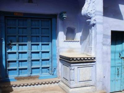 MAISON BLEUE BUNDI