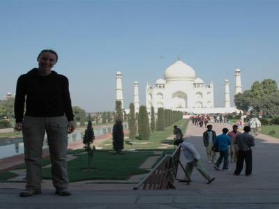 Titi devant le Taj Mahal