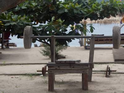 A Bali, on peut faire de l'exercice sur la plage
