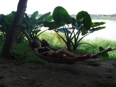 Farniente dans un hamac en babous