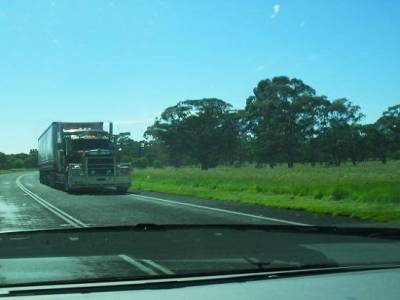 Road Train : c gros, c rapide et ca se pousse pas !