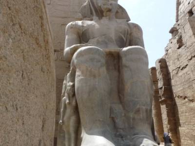 Le pharaon et sa femme (chercher la femme!)