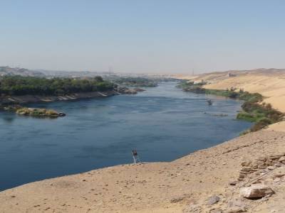 Les berges du Nil; coté sable