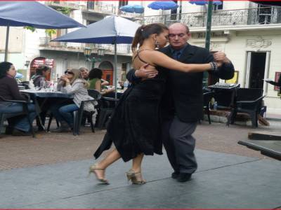 Une copine à Christian sur un  tango