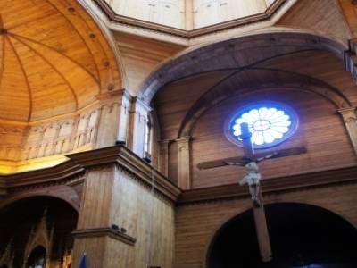 Interieur d´eglise a Chiloe