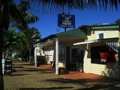 petite ville de.. comment deja ? bref, ici, c'est un bureau de poste-station essence-supermarche-office de tourisme, typique, avec le fameux cerf d'australie comme embleme.
