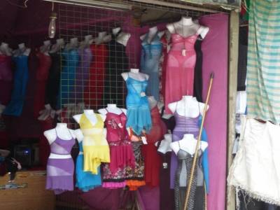 y a les femmes voilées et les tenues en voile
