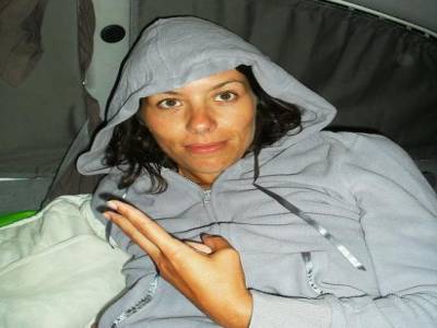 ouaich ouaich gros! moi aussi j ai une capuche!!! enfin je peux faire peur avec mon pyjama en laine de hibou!!