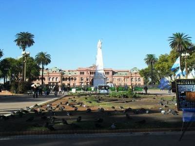 place de mai, vue de láutre cote