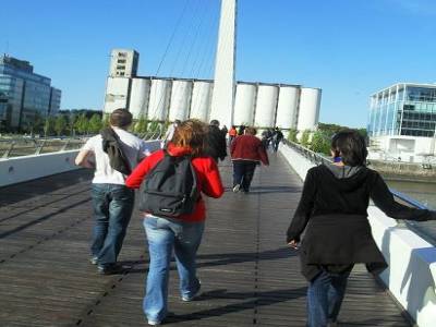 le pont qui mene au silots