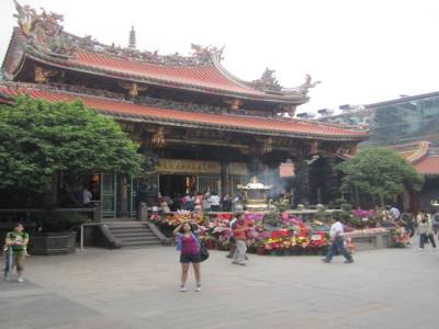 Longshan Temple