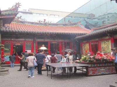 Longshan Temple