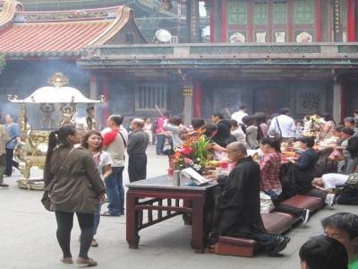 Longshan Temple