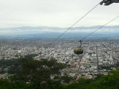 vue de Salta depuis le cerro, apres un petit chemin de croix de 1000 marches)
