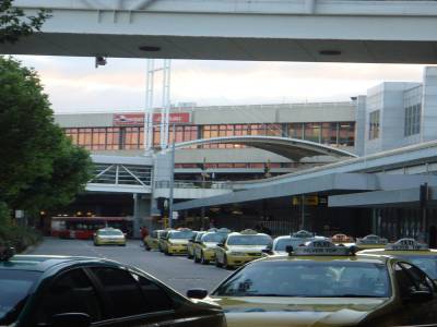 Rangée de Taxis à l'aéroport de Melbourne