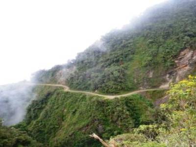 Route de la mort, en VTT. Officiellement, la route la plus dangereuse au monde