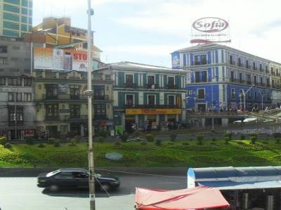 le principal carrefour de la paz, entre le qurtier indien et le qurtier colonial : la, c plutot le quartier colonial vu depuis le quartier indien !