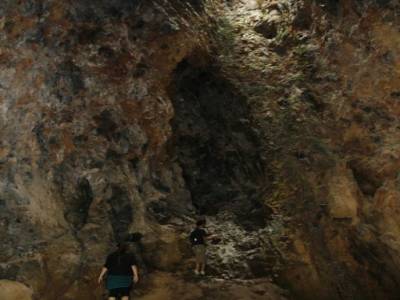 dans la grotte