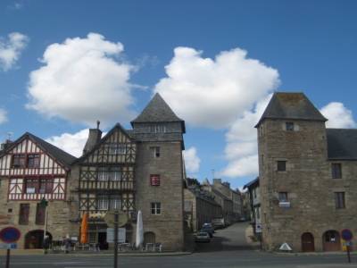 Entrée de la vieille ville de Tréguier