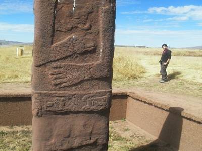 encore un monolithe a Tiwanaku