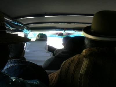le bus pour aller a Tiwanaku : 23 dans un micro prevu pour 12...