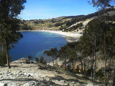 des plages privees... bon courage pour aller t´y baigner ! on est  quand meme a 3.850 metres !