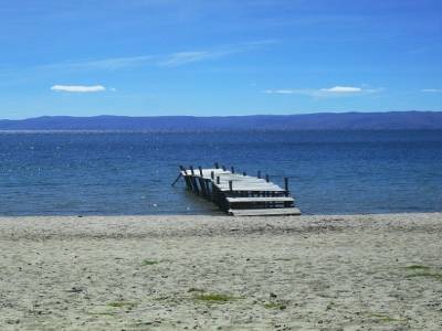 les plages sont magnifiques...l´eau est limpide... le ciel est bleu et les nuages sont blancs.