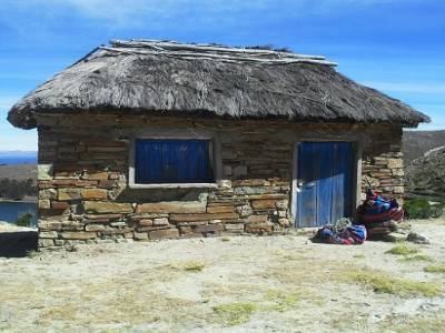 une cahute sur le point culminant de l´ile du soleil