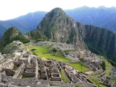Le Machu Pich. La montagne a l´arriere, c´est le Wayna Pichu (wayna:jeune... Machu:vieux en quechua), Lors de son ascencion, j´ai retrouve Michi (du lac Titicaca) et 4 francais rencontres plus tot.