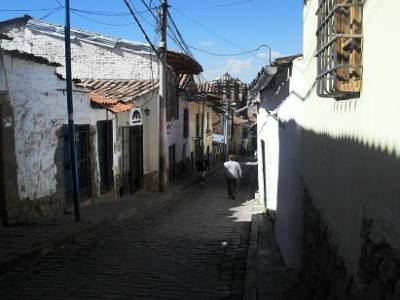 Passage etroit et miteux a Cuzco