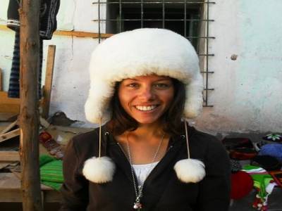 Vous aimez? Jespere, car je l ai achete... J avoue j ai craque, c est fait avec du bebe alpaga, c trop doux, ca sent le mouton, ca me rappelle ma soeur...