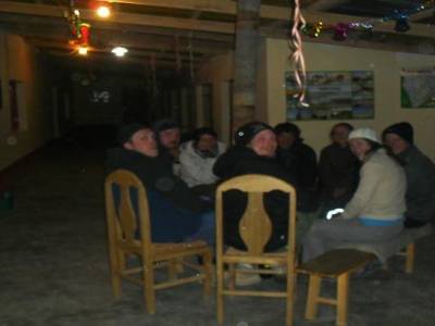 2eme nuit (la plus froide) a la laguna colorado... Super souvenir autour d un feu miteux...