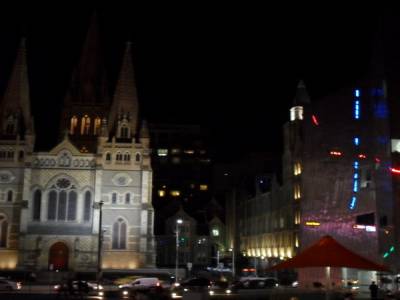 Cathédrale Saint Paul et Federation Square (à droite)