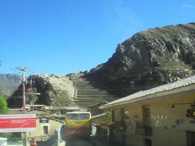 on est passe par la valle sacre des incas, avec ici la forteresse de Olantantaybo
