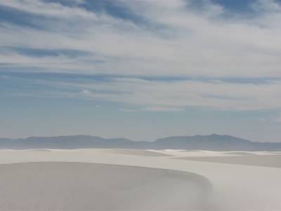 Dunes de sable blanc à perte de vue