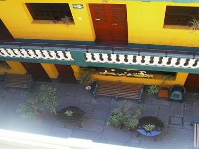 Vue de notre chambre a Arequipa. C est un immeuble anti sismique