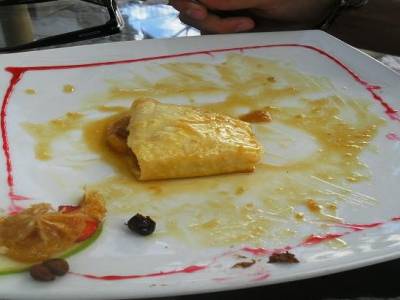 Les crepes de ma mere me manquent tellement qu on se fait ttes les creperies bretonnes du coin! Ici une crepe flambee au pisco, pas degueu!