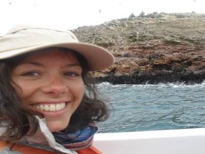 Amelie a ete charmee par les iles, ou le port de casquette est vivement recommande...