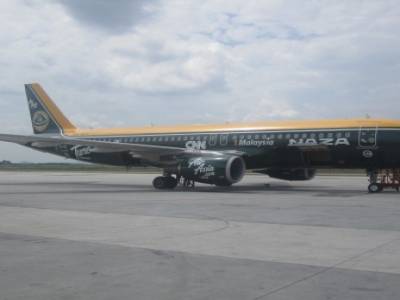 Avion AirAsia sponsorisé par le Team F1 Lotus à KL