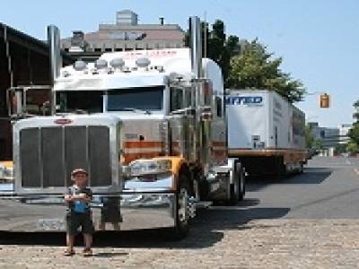 Axel et le gros camion
