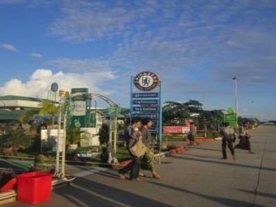 Aire d'autoroute entre Yangoon et Nyangschwe