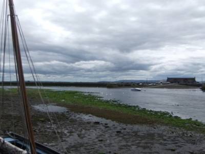 La marée basse à l'entrée de la rivière