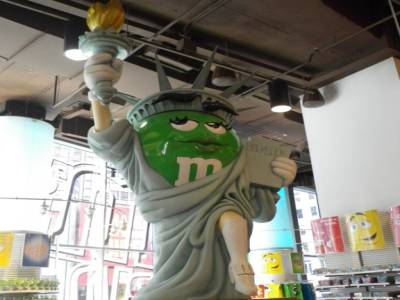 Une caricature de la statue de la liberté avant de voir la vraie