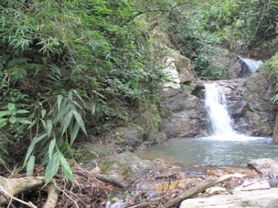 Marche vers la piscine naturel =P