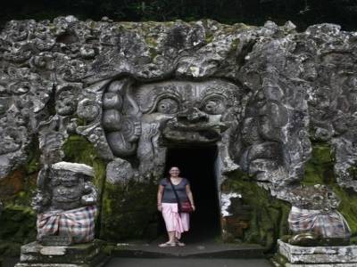 grotte des éléphants  ( goa gajah )
